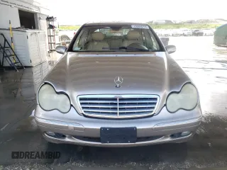 2003 Mercedes-Benz C 240 z VIN WDBRF81J53F428061, wystawiony jako Copart lot #76606014 z przebiegiem Nie podano mil oraz Nie do naprawy • Non repairable. Historia ofert i sprzedaży dostępna na DreamBid. Obrazek 5.