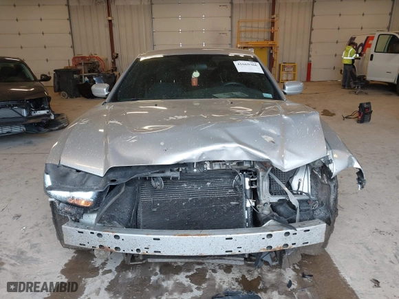 2011 Dodge Charger SE with VIN 2B3CL3CG0BH615016, listed as a IAAI auction lot 41669366 with 203,197 mi miles. Bid and sale history available at carsss.com. Image 12.