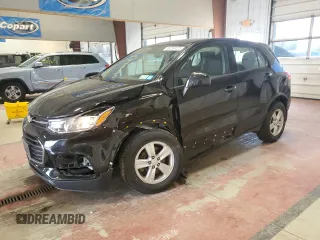2020 Chevrolet Trax LS z VIN KL7CJNSB8LB043741, wystawiony jako Copart lot #56189135 z przebiegiem 35 042 mil mil oraz Czysty tytuł • Clean title. Historia ofert i sprzedaży dostępna na DreamBid. Obrazek 1.