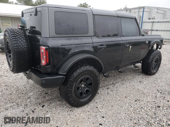 2022 Ford Bronco z VIN 1FMEE5DP3NLA95926, wystawiony jako Copart lot #51859265 z przebiegiem 32 215 mil mil oraz Szkoda całkowita • Salvage title. Historia ofert i sprzedaży dostępna na DreamBid. Obrazek 3.