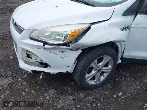 2014 Ford Escape SE z VIN 1FMCU9GX6EUE32418, wystawiony jako IAAI lot #42022304 z przebiegiem 100 216 mil mil oraz . Historia ofert i sprzedaży dostępna na DreamBid. Obrazek 6.