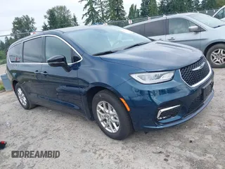 2025 Chrysler Pacifica Select with VIN 2C4RC1BG2SR554728, listed as a IAAI auction lot 42639453 with 6,641 mi miles and . Bid and sale history available at DreamBid. Image 1.