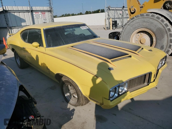 1970 Oldsmobile Cutlass z VIN 336870M260230, wystawiony jako Copart lot #69218634 z przebiegiem 99 839 mil mil oraz Szkody całkowita. Historia ofert i sprzedaży dostępna na DreamBid. Obrazek 4.