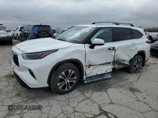 2022 Toyota Highlander XLE z VIN 5TDGZRBH7NS248469, wystawiony jako Copart lot #50130835 z przebiegiem 111 590 mil mil oraz Szkoda całkowita • Salvage title. Historia ofert i sprzedaży dostępna na DreamBid. Obrazek 1.
