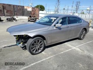 2021 BMW 7 Series 740i xDrive z VIN WBA7T4C01MCF12430, wystawiony jako Copart lot #46249904 z przebiegiem 20 679 mil mil oraz . Historia ofert i sprzedaży dostępna na DreamBid. Obrazek 1.