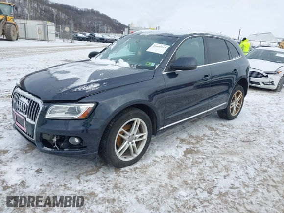 2014 Audi Q5 Premium Plus with VIN WA1LFAFP2EA018811, listed as a IAAI auction lot 41640414 with 114,331 mi miles. Bid and sale history available at carsss.com. Image 2.