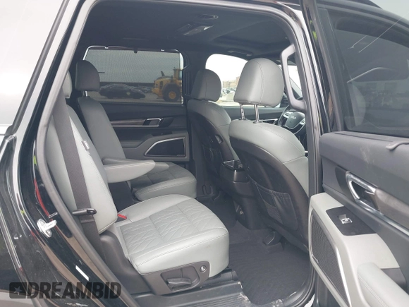 2024 Kia Telluride EX X-Line z VIN 5XYP3DGC5RG473610, wystawiony jako IAAI lot #41360858 z przebiegiem 13 825 mil mil oraz . Historia ofert i sprzedaży dostępna na DreamBid. Obrazek 8.