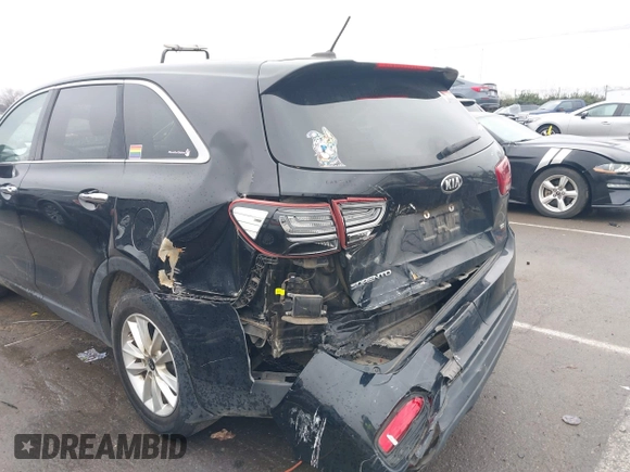 2019 Kia Sorento LX with VIN 5XYPG4A36KG575579, listed as a IAAI auction lot 41432346 with 97,562 mi miles. Bid and sale history available at carsss.com. Image 6.