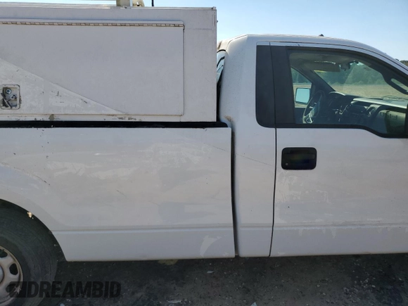 2010 Ford F-150 XL z VIN 1FTMF1CW1AKA46433, wystawiony jako Copart lot #72318124 z przebiegiem 93 095 mil mil oraz Czysty tytuł • Clean title. Historia ofert i sprzedaży dostępna na DreamBid. Obrazek 10.