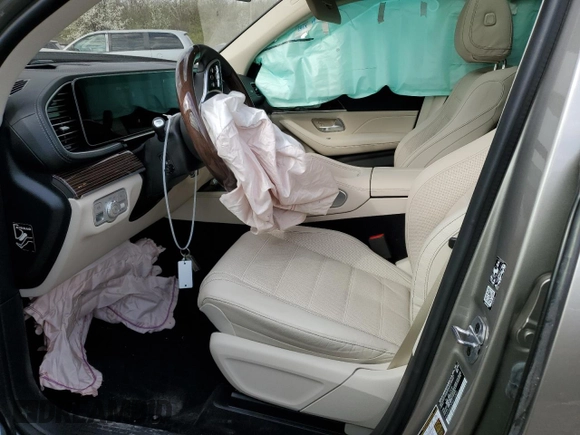2023 Mercedes-Benz GLS 450 with VIN 4JGFF5KE3PA916007, listed as a Copart auction lot 46456284 with 15,751 mi miles and . Bid and sale history available at DreamBid. Image 7.
