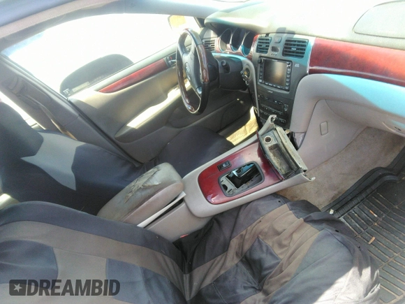 2003 Lexus ES with VIN JTHBF30G930142663, listed as a IAAI auction lot 42197964 with 224,208 mi miles. Bid and sale history available at carsss.com. Image 5.