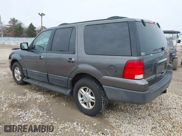 2004 Ford Expedition Special Service with VIN 1FMPU16L44LA06653, listed as a IAAI auction lot 41827182 with 125,996 mi miles. Bid and sale history available at carsss.com. Image 3.