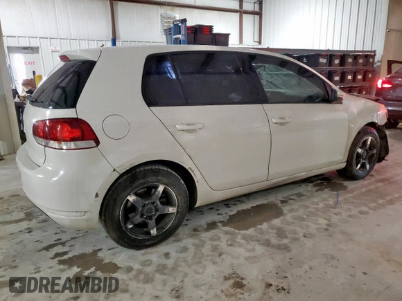 2014 Volkswagen Golf z VIN WVWDB7AJ6EW011682, wystawiony jako Copart lot #54508745 z przebiegiem 109 518 mil mil oraz Szkoda całkowita • Salvage title. Historia ofert i sprzedaży dostępna na DreamBid. Obrazek 3.