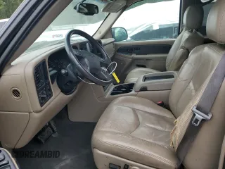 2004 Chevrolet Avalanche with VIN 3GNEC12T84G158184, listed as a Copart auction lot 51128345 with 351,344 mi miles and Salvage title. Bid and sale history available at DreamBid. Image 7.