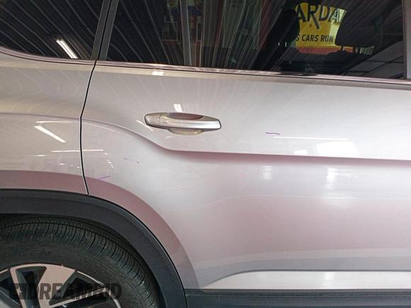 2024 Volkswagen Atlas SE with VIN 1V2HR2CA9RC557329, listed as a IAAI auction lot 42734151 with 19,097 mi miles and . Bid and sale history available at DreamBid. Image 33.