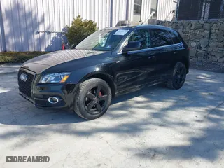 2011 Audi Q5 3.2L Premium Plus with VIN WA1DKAFP6BA038894, listed as a IAAI auction lot 41731751 with 165,703 mi miles. Bid and sale history available at carsss.com. Image 2.