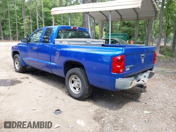2007 Dodge Dakota ST z VIN 1D7HE22K07S250681, wystawiony jako IAAI lot #42451235 z przebiegiem 263 617 mil mil oraz . Historia ofert i sprzedaży dostępna na DreamBid. Obrazek 3.