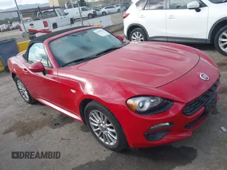 2017 FIAT 124 Spider Lusso z VIN JC1NFAEK6H0108832, wystawiony jako IAAI lot #41451223 z przebiegiem Nie podano mil oraz . Historia ofert i sprzedaży dostępna na DreamBid. Obrazek 1.