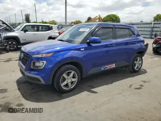 2020 Hyundai Venue SE z VIN KMHRB8A30LU018208, wystawiony jako Copart lot #54599955 z przebiegiem 50 704 mil mil oraz Szkoda całkowita • Salvage title. Historia ofert i sprzedaży dostępna na DreamBid. Obrazek 1.