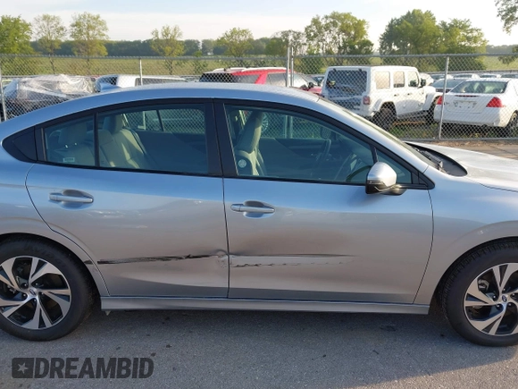 2025 Subaru Legacy Premium z VIN 4S3BWAD65S3018054, wystawiony jako IAAI lot #42728296 z przebiegiem 6 488 mil mil oraz . Historia ofert i sprzedaży dostępna na DreamBid. Obrazek 6.