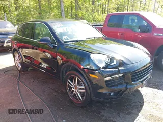 2016 Porsche Cayenne z VIN WP1AA2A23GLA04144, wystawiony jako IAAI lot #42117178 z przebiegiem 70 255 mil mil oraz . Historia ofert i sprzedaży dostępna na DreamBid. Obrazek 1.