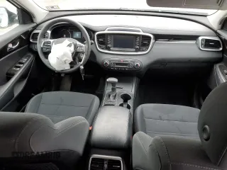 2019 Kia Sorento LX V6 with VIN 5XYPGDA53KG572916, listed as a Copart auction lot 46332115 with 93,941 mi miles and Salvage Title. Bid and sale history available at carsss.com. Image 8.