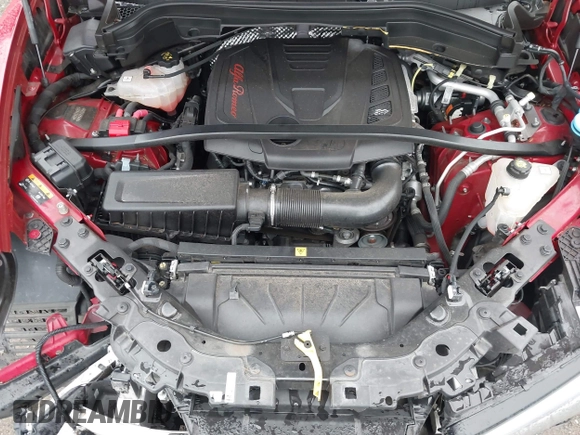 2018 Alfa Romeo Stelvio z VIN ZASFAKAN9J7B75330, wystawiony jako IAAI lot #41923353 z przebiegiem 68 251 mil mil oraz . Historia ofert i sprzedaży dostępna na DreamBid. Obrazek 10.