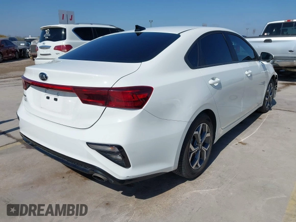 2020 Kia Forte LXS z VIN 3KPF24AD8LE151323, wystawiony jako IAAI lot #41769008 z przebiegiem 137 464 mil mil oraz . Historia ofert i sprzedaży dostępna na DreamBid. Obrazek 4.