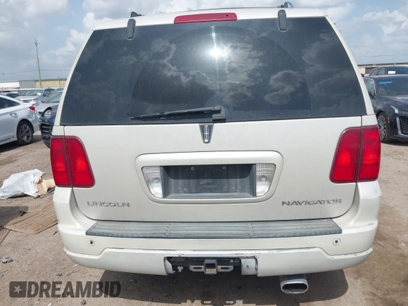 2004 Lincoln Navigator Luxury with VIN 5LMFU27R74LJ35777, listed as a IAAI auction lot 42706528 with 231,014 mi miles and . Bid and sale history available at DreamBid. Image 16.