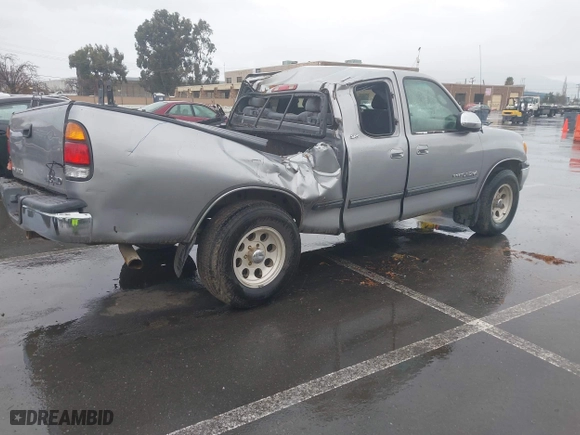 2002 Toyota Tundra SR5 with VIN 5TBBT44182S239766, listed as a IAAI auction lot 41514423 with 225,852 mi miles. Bid and sale history available at carsss.com. Image 4.