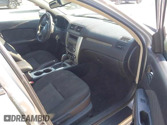 2010 Mercury Milan with VIN 3MEHM0HAXAR636168, listed as a IAAI auction lot 42650118 with 102,418 mi miles and . Bid and sale history available at DreamBid. Image 5.