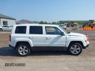 2013 Jeep Patriot Limited z VIN 1C4NJRCB8DD240450, wystawiony jako IAAI lot #42482733 z przebiegiem 149 659 mil mil oraz . Historia ofert i sprzedaży dostępna na DreamBid. Obrazek 13.