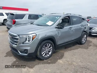 2023 GMC Terrain SLT z VIN 3GKALPEG9PL229000, wystawiony jako IAAI lot #42224089 z przebiegiem 36 557 mil mil oraz . Historia ofert i sprzedaży dostępna na DreamBid. Obrazek 2.