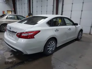 2016 Nissan Altima SR with VIN 1N4AL3AP9GC150406, listed as a IAAI auction lot 42122965 with 168,955 mi miles and . Bid and sale history available at carsss.com. Image 4.