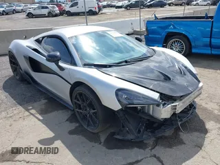 2019 McLaren 570S z VIN SBM13DAA2KW006285, wystawiony jako IAAI lot #41774081 z przebiegiem 24 032 mil mil oraz . Historia ofert i sprzedaży dostępna na DreamBid. Obrazek 1.