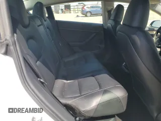 2023 Tesla Model 3 z VIN 5YJ3E1EA1PF684526, wystawiony jako Copart lot #50915345 z przebiegiem 14 109 mil mil oraz Szkoda całkowita • Salvage title. Historia ofert i sprzedaży dostępna na DreamBid. Obrazek 10.