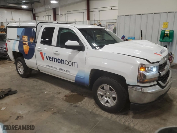 2018 Chevrolet Silverado 1500 LT with VIN 1GCVKREC9JZ286077, listed as a Copart auction lot 52289535 with 135,183 mi miles and Non Repairable. Bid and sale history available at carsss.com. Image 4.
