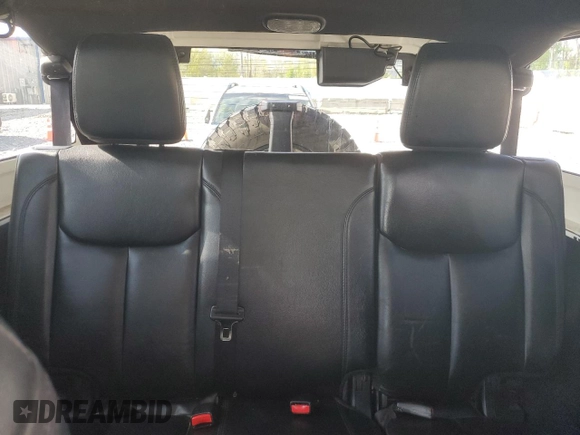 2014 Jeep Wrangler Unlimited Sahara z VIN 1C4HJWEG8EL257437, wystawiony jako Copart lot #55594695 z przebiegiem 157 575 mil mil oraz Czysty tytuł • Clean title. Historia ofert i sprzedaży dostępna na DreamBid. Obrazek 10.