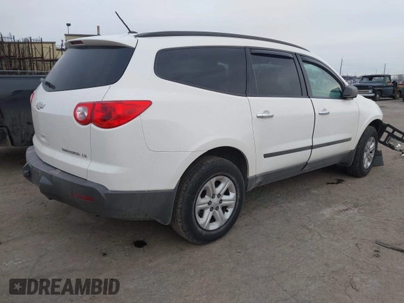 2012 Chevrolet Traverse LS z VIN 1GNKREED8CJ373705, wystawiony jako IAAI lot #41172553 z przebiegiem 101 410 mil mil oraz . Historia ofert i sprzedaży dostępna na DreamBid. Obrazek 4.