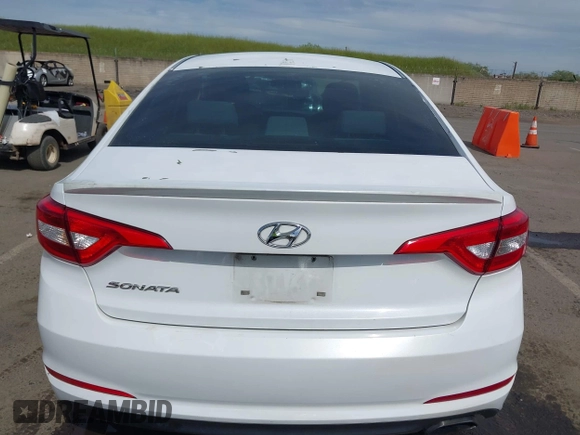 2015 Hyundai Sonata SE with VIN 5NPE24AF8FH119680, listed as a IAAI auction lot 42027807 with 223,193 mi miles and . Bid and sale history available at DreamBid. Image 16.