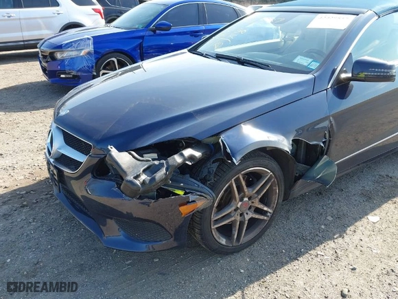 2014 Mercedes-Benz E-Class E 350 with VIN WDDKK5KF4EF269162, listed as a IAAI auction lot 42028557 with 82,154 mi miles. Bid and sale history available at carsss.com. Image 6.