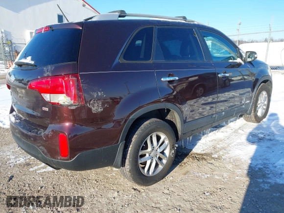 2014 Kia Sorento LX with VIN 5XYKTDA70EG549475, listed as a IAAI auction lot 41402862 with 147,087 mi miles. Bid and sale history available at carsss.com. Image 4.