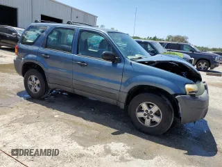 2005 Ford Escape XLS Value with VIN 1FMYU02Z95DA00125, listed as a Copart auction lot 53492325 with 111,032 mi miles and Salvage Title. Bid and sale history available at carsss.com. Image 4.