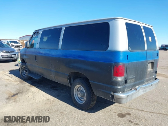 2008 Ford Econoline Passenger XL with VIN 1FBNE31L88DA20555, listed as a IAAI auction lot 38737871 with 118,265 mi miles. Bid and sale history available at carsss.com. Image 3.