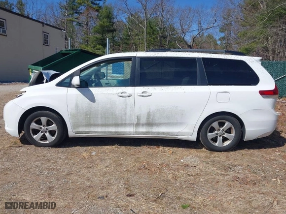 2011 Toyota Sienna LE AAS with VIN 5TDKK3DC3BS071590, listed as a IAAI auction lot 41903754 with 159,389 mi miles. Bid and sale history available at carsss.com. Image 14.