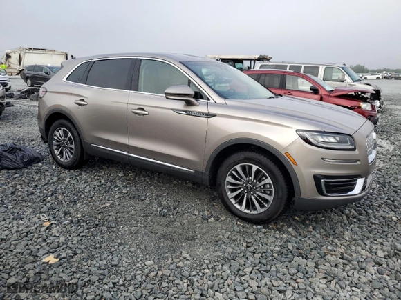 2020 Lincoln Nautilus Standard with VIN 2LMPJ8J93LBL15854, listed as a Copart auction lot 51266195 with 37,398 mi miles and Salvage Title. Bid and sale history available at carsss.com. Image 4.