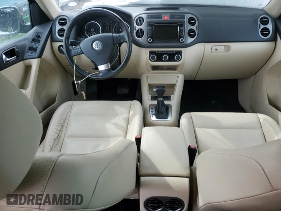 2010 Volkswagen Tiguan SEL with VIN WVGBV7AX9AW515233, listed as a Copart auction lot 45520355 with 140,946 mi miles and Clean Title. Bid and sale history available at DreamBid. Image 8.