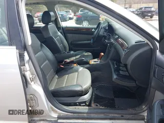 2004 Audi allroad A6 V8 with VIN WA1YD64B24N017052, listed as a IAAI auction lot 42085824 with 151,368 mi miles and . Bid and sale history available at DreamBid. Image 5.