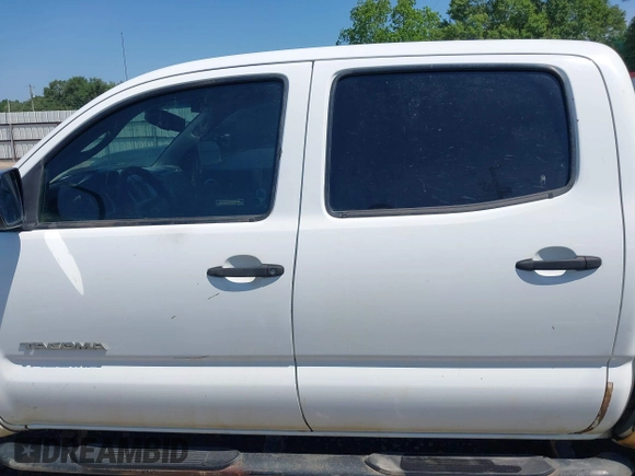 2013 Toyota Tacoma with VIN 5TFLU4EN0DX071533, listed as a IAAI auction lot 42050609 with 204,624 mi miles and . Bid and sale history available at DreamBid. Image 15.