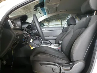 2020 Kia Optima LX z VIN 5XXGT4L30LG397571, wystawiony jako Copart lot #51993255 z przebiegiem 64 358 mil mil oraz Szkody całkowita. Historia ofert i sprzedaży dostępna na DreamBid. Obrazek 7.